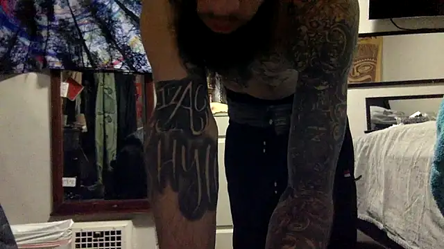 Snapshot of Robriguezxxx chatting on February 10, 4:52 am Robriguezxxx online show from February 10, 4:52 am