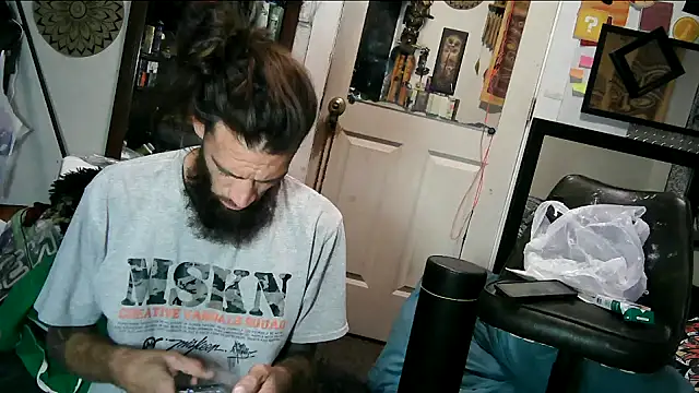 Snapshot of Robriguezxxx chatting on October 20, 3:29 am Robriguezxxx online show from October 20, 3:29 am