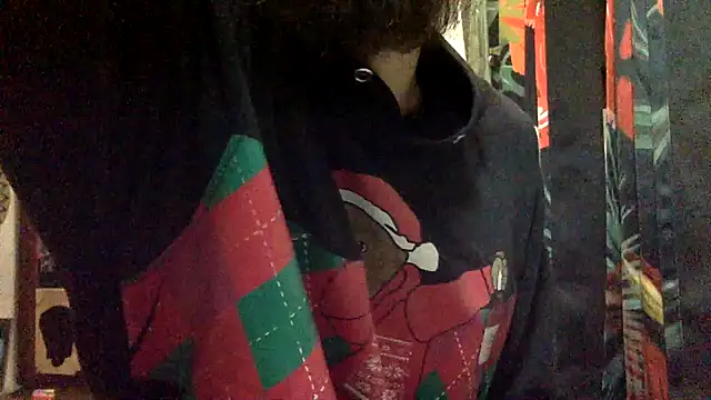 Snapshot of Robriguezxxx chatting on December 1, 6:29 am Robriguezxxx online show from December 1, 6:29 am