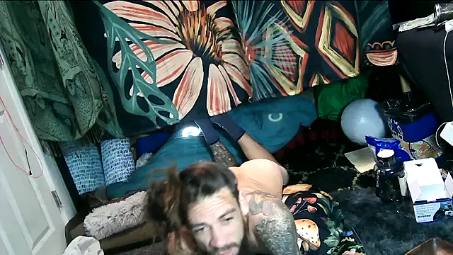 Snapshot of Robriguezxxx chatting on December 4, 8:45 am Robriguezxxx online show from December 4, 8:45 am