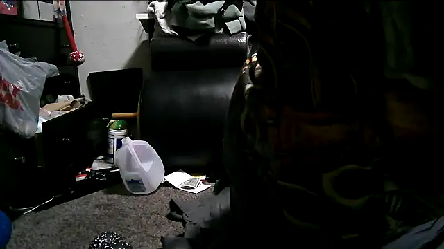 Snapshot of Robriguezxxx chatting on April 13, 4:07 am Robriguezxxx online show from April 13, 4:07 am