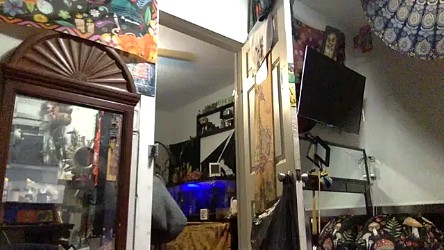 Snapshot of Robriguezxxx chatting on June 7, 6:17 am Robriguezxxx online show from June 7, 6:17 am