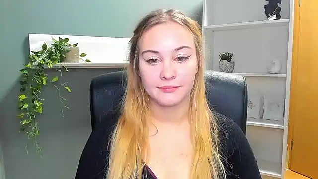 kitty valeria online show from January 19, 10:50 am