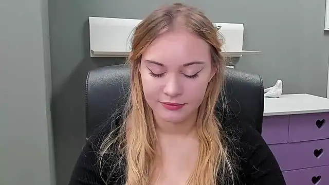 kitty valeria online show from February 8, 7:48 am