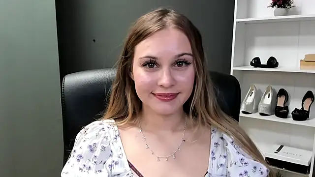 Snapshot of kitty_valeria chatting on April 29, 8:48 pm kitty valeria online show from April 29, 8:48 pm