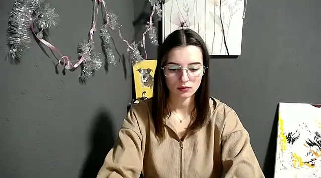 lady olivia  online show from December 20, 1:11 pm