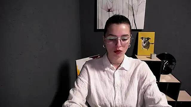 lady olivia  online show from March 18, 1:58 pm