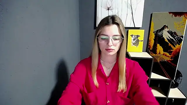 lady olivia  online show from June 13, 12:25 pm