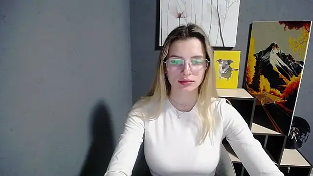 lady olivia  online show from June 17, 12:50 pm
