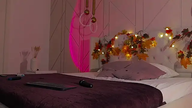 Lolly Neal online show from December 9, 11:58 am