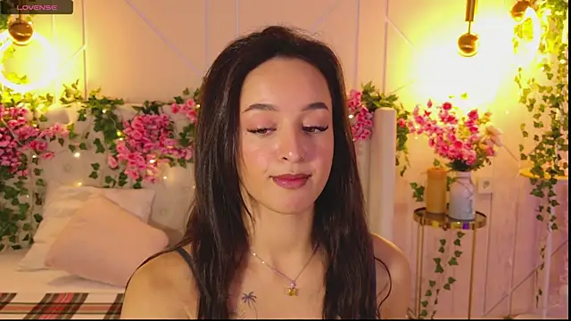 Snapshot of Lolly_Neal chatting on October 19, 4:57 am Lolly Neal online show from October 19, 4:57 am