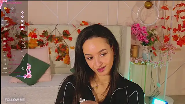 Snapshot of Lolly_Neal chatting on November 29, 4:59 am Lolly Neal online show from November 29, 4:59 am