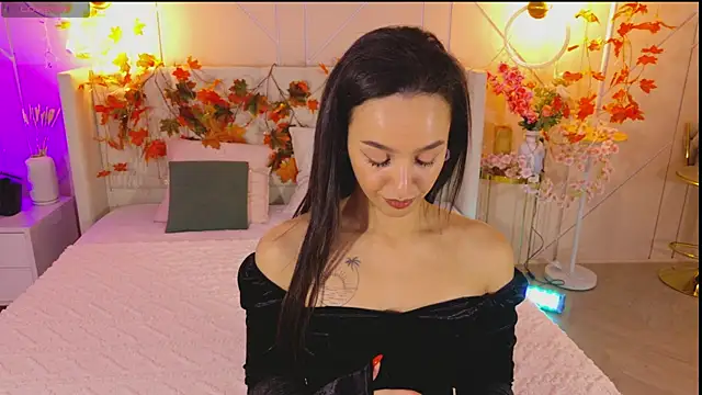 Snapshot of Lolly_Neal chatting on December 4, 4:44 am Lolly Neal online show from December 4, 4:44 am