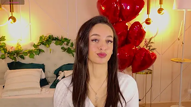 Snapshot of Lolly_Neal chatting on February 15, 4:31 am Lolly Neal online show from February 15, 4:31 am