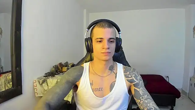 Snapshot of Balo_lovers chatting on January 7, 3:36 pm Balo lovers online show from January 7, 3:36 pm