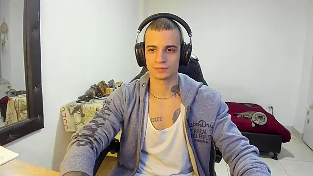 Snapshot of Balo_lovers chatting on January 9, 2:58 am Balo lovers online show from January 9, 2:58 am