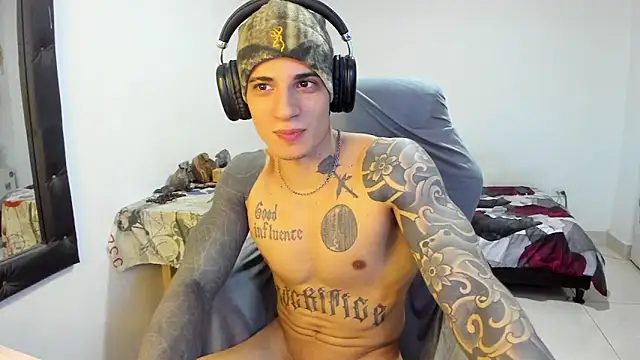 Snapshot of Balo_lovers chatting on February 2, 6:17 pm Balo lovers online show from February 2, 6:17 pm