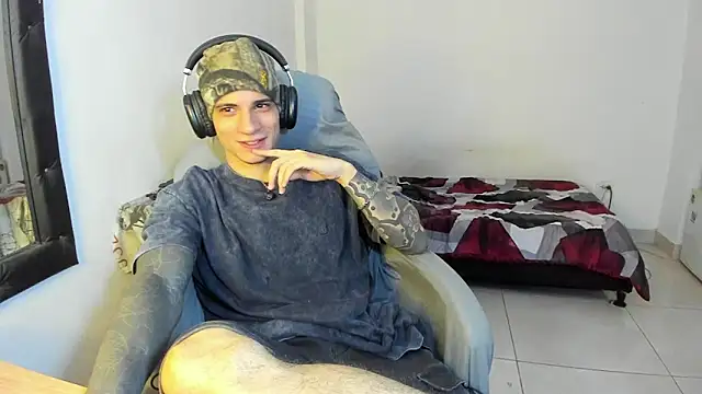 Snapshot of Balo_lovers chatting on February 6, 6:11 pm Balo lovers online show from February 6, 6:11 pm