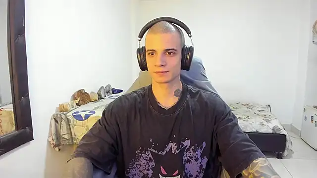 Snapshot of Balo_lovers chatting on March 13, 8:04 pm Balo lovers online show from March 13, 8:04 pm