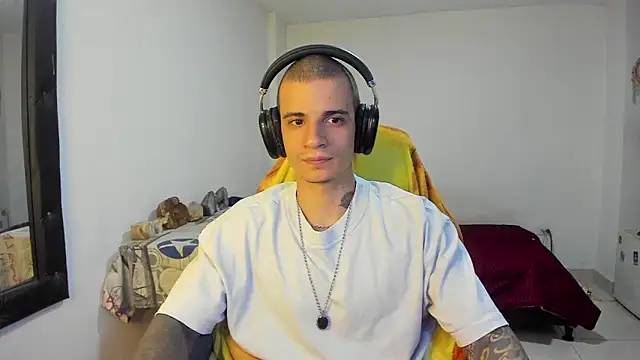 Snapshot of Balo_lovers chatting on March 31, 3:12 pm Balo lovers online show from March 31, 3:12 pm