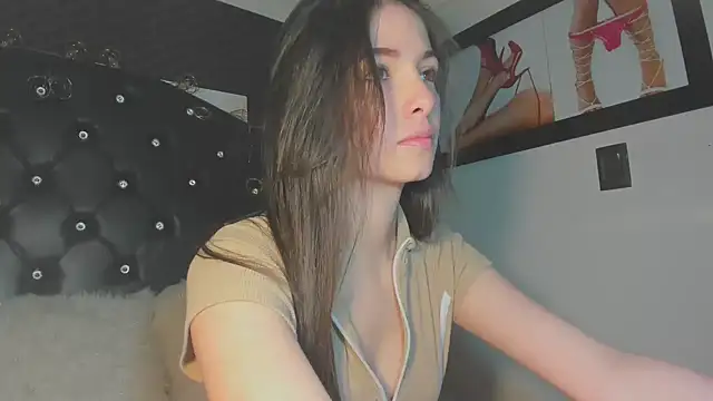 Snapshot of diana_queen_ chatting on February 19, 10:50 pm diana queen online show from February 19, 10:50 pm