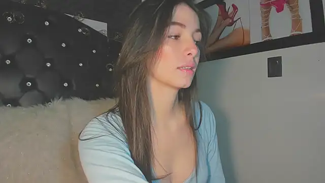 Snapshot of diana_queen_ chatting on February 20, 11:27 pm diana queen online show from February 20, 11:27 pm