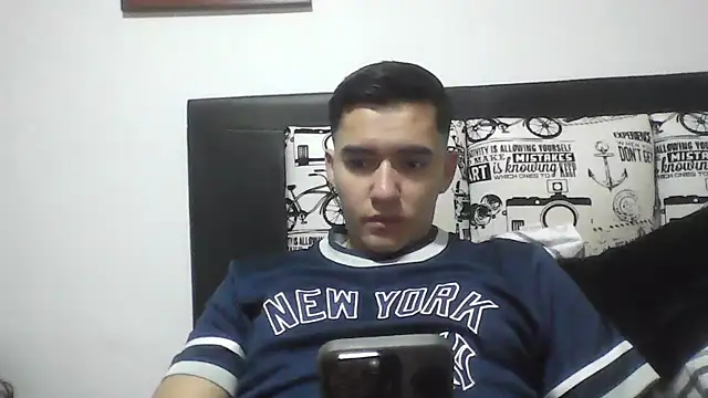 Snapshot of Estebitan_vm chatting on August 2, 1:59 am Estebitan vm online show from August 2, 1:59 am