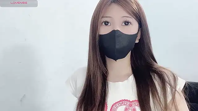 tanhxiu online show from March 27, 1:11 pm