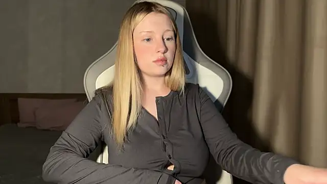 x ivy x online show from October 28, 5:15 pm