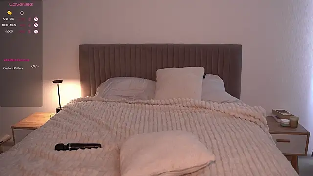 Snapshot of arielbell_ chatting on September 29, 11:59 am arielbell online show from September 29, 11:59 am