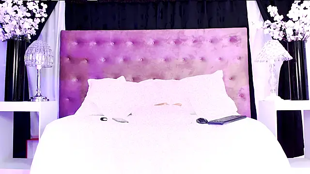 Snapshot of allison_dacota chatting on March 21, 7:44 am allison dacota online show from March 21, 7:44 am