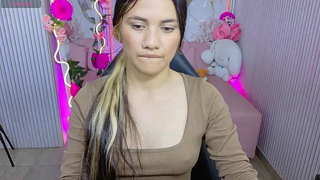 Chiara tay online show from June 2, 7:16 pm
