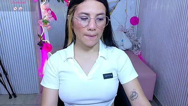 Chiara tay online show from July 6, 7:05 pm