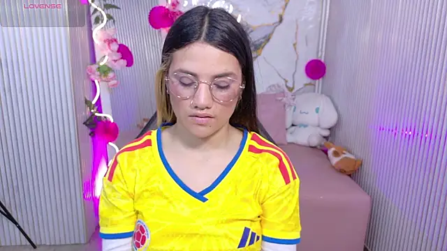 Chiara tay online show from July 7, 7:18 pm