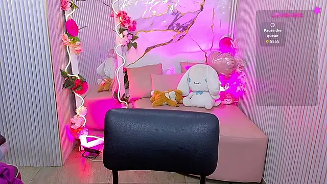 Chiara tay online show from July 22, 7:05 pm