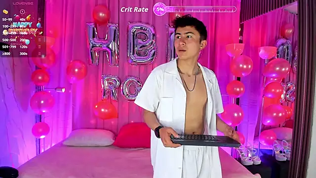 Snapshot of noah_and_rose chatting on April 10, 7:51 pm noah and rose online show from April 10, 7:51 pm