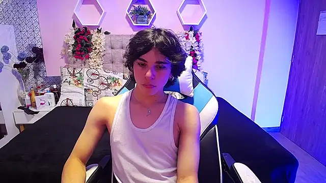 Luke Howland online show from January 22, 8:17 pm