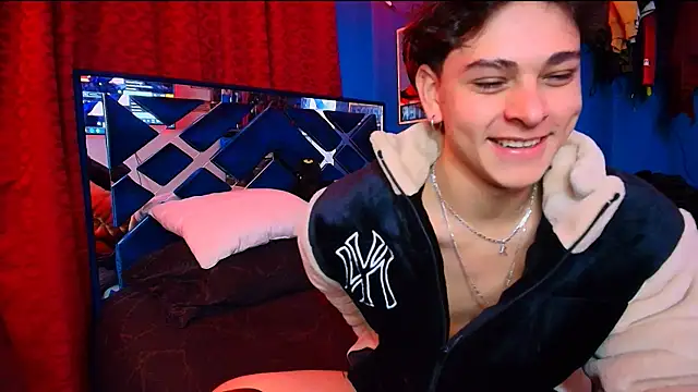 Snapshot of Luke_Howland chatting on July 19, 12:14 am Luke Howland online show from July 19, 12:14 am