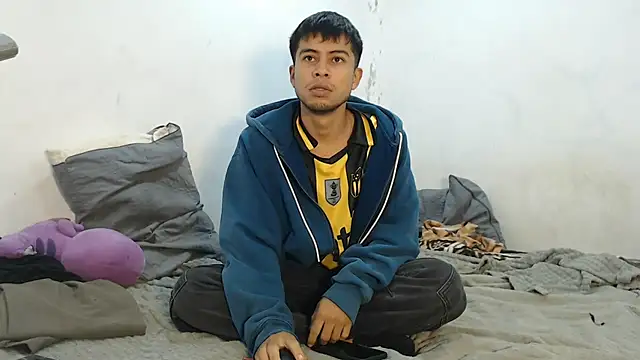 danielitopapuu online show from October 15, 9:31 am