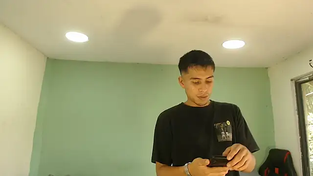 Snapshot of danielitopapuu chatting on February 17, 4:13 pm danielitopapuu online show from February 17, 4:13 pm