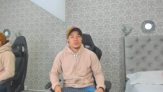 Bryson Collins  online show from January 29, 11:09 am