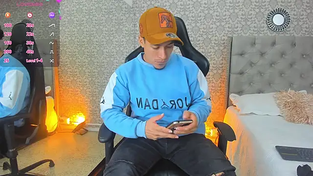 Bryson Collins  online show from February 5, 11:23 am