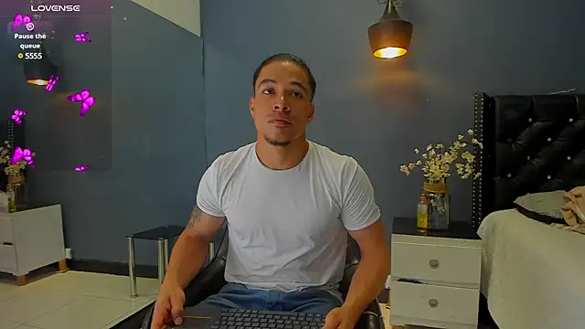 Bryson Collins  online show from March 1, 11:17 am