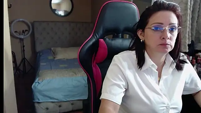 Carol Scottt online show from December 16, 5:12 am