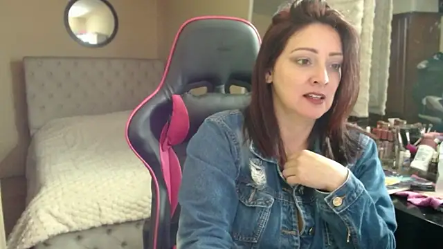 Snapshot of Carol_Scottt chatting on February 21, 8:43 pm Carol Scottt online show from February 21, 8:43 pm