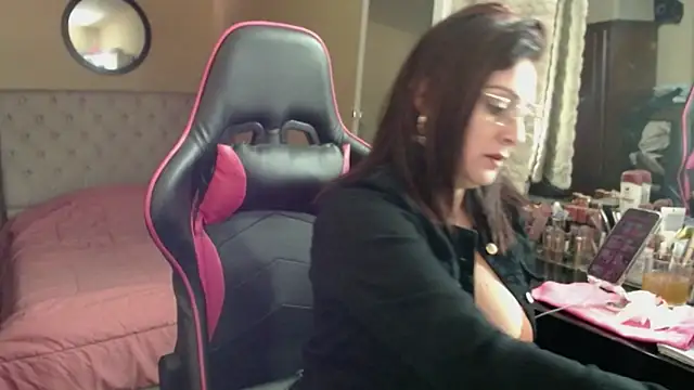 Snapshot of Carol_Scottt chatting on March 1, 8:11 pm Carol Scottt online show from March 1, 8:11 pm