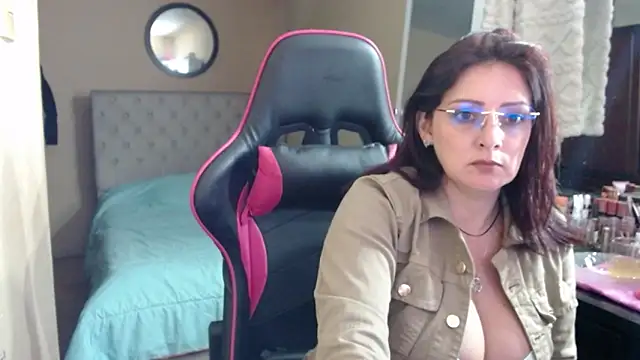 Snapshot of Carol_Scottt chatting on March 6, 11:01 pm Carol Scottt online show from March 6, 11:01 pm