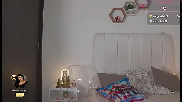 Snapshot of Madison_evans1 chatting on December 20, 4:52 am Madison evans1 online show from December 20, 4:52 am