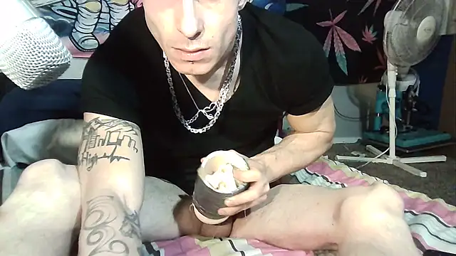 Snapshot of --D-a-D-D-y- chatting on October 9, 12:47 pm --D-a-D-D-y- online show from October 9, 12:47 pm