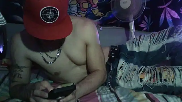 Snapshot of --D-a-D-D-y- chatting on October 13, 5:18 am --D-a-D-D-y- online show from October 13, 5:18 am